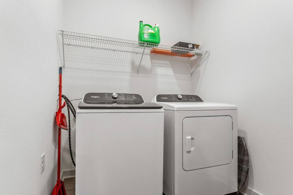 Complete Apartment ,10 Min To Parks Pets Allowed, Resort-Style Amenities Orlando Kültér fotó